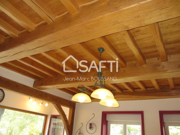 BELMONT DE LA LOIRE Maison de caractère 9 pièces