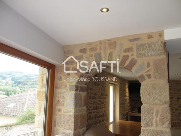 BELMONT DE LA LOIRE Maison de caractère 9 pièces