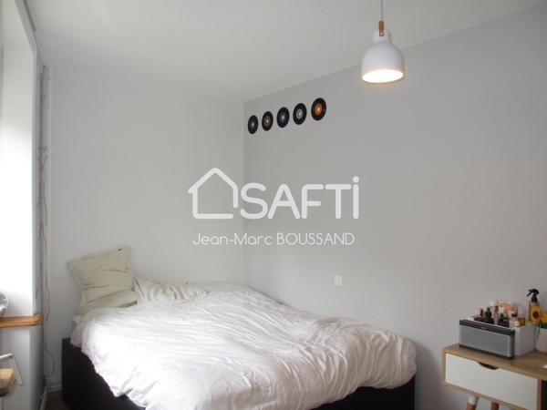 BELMONT DE LA LOIRE Maison de caractère 9 pièces