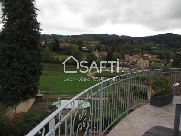 BELMONT DE LA LOIRE Maison de caractère 9 pièces