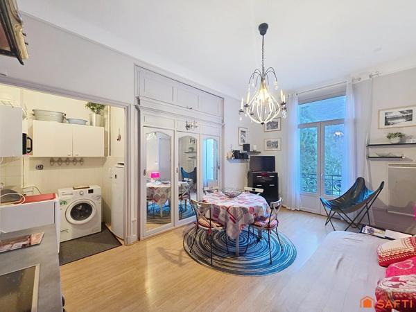 Bel appartement T2 tout confort situé au deuxième étage avec ascenseur