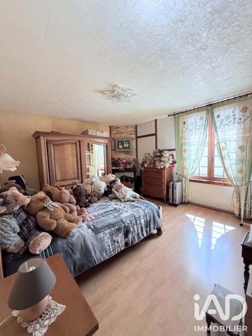 Maison à vendre 6 pièces 132 m² Crépy-en-Valois