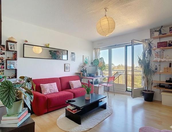 Appartement 2 pièces à vendre à PAU secteur Saint-Joseph- Résidence de standing dernier étage balcon avec vue Pyrénées parking en sous-sol sécurisé