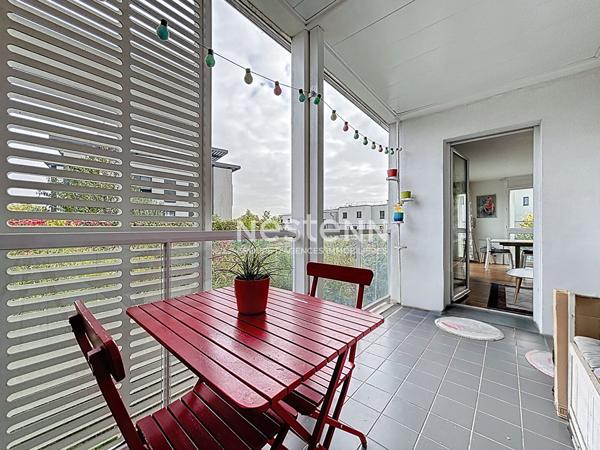 ISSY LES MOULINEAUX - QUARTIER FORT D'ISSY - Appartement 4 pièces avec 3 chambres et une terrasse