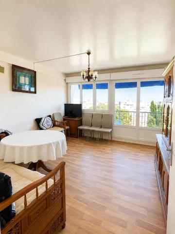 Vente                                                      Appartement
                        
                     4 pièces                      67 m2                     à Avon