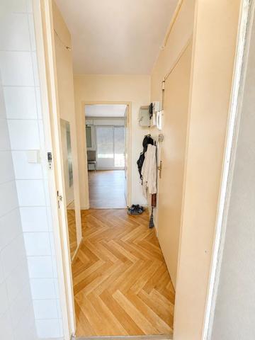 Vente                                                      Appartement
                        
                     4 pièces                      67 m2                     à Avon