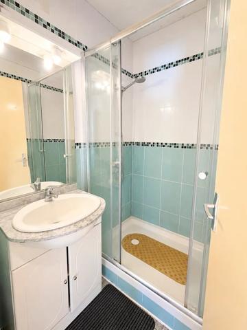 Vente                                                      Appartement
                        
                     4 pièces                      67 m2                     à Avon