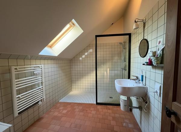 À vendre - Maison individuelle, 8 pièces située à Saint-Cyr-sur-Loire (37540)