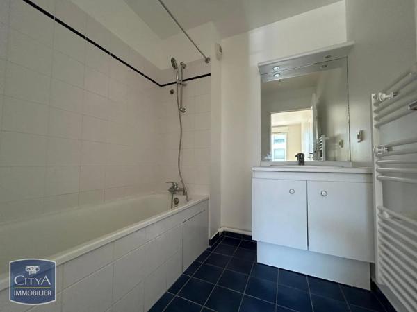 Appartement à louer 2 pièces 47.51m² Épernon (28230)
