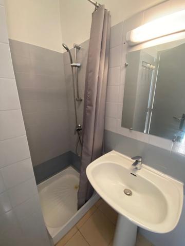 Studio meublé rénové situé au centre-ville de Narbonne