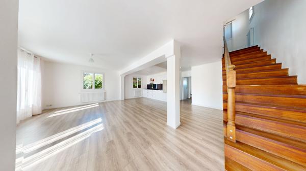 Maison à vendre à Royan - 6 pièces, 5 chambres, garage