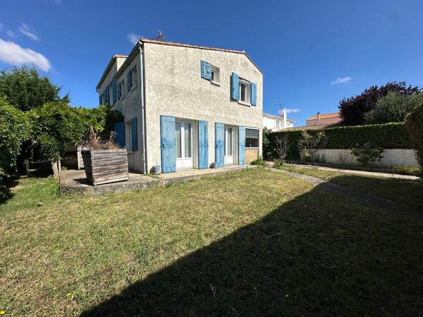 Maison à vendre à Royan - 6 pièces, 5 chambres, garage