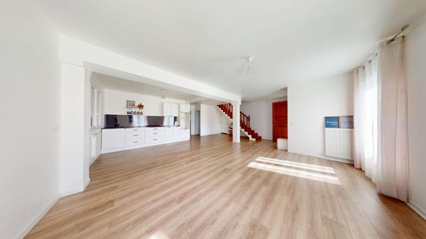 Maison à vendre à Royan - 6 pièces, 5 chambres, garage