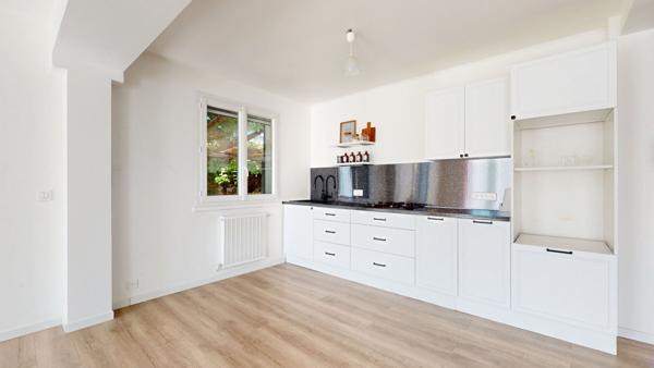 Maison à vendre à Royan - 6 pièces, 5 chambres, garage