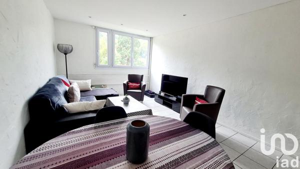 Appartement 3 pièces de 65 m² à Saint-Étienne (42100)