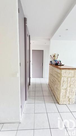 Appartement 3 pièces de 65 m² à Saint-Étienne (42100)