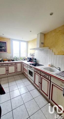 Appartement 3 pièces de 65 m² à Saint-Étienne (42100)