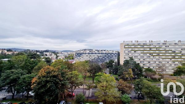 Appartement 3 pièces de 65 m² à Saint-Étienne (42100)