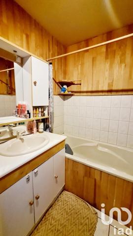 Appartement 3 pièces de 65 m² à Saint-Étienne (42100)