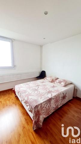 Appartement 3 pièces de 65 m² à Saint-Étienne (42100)