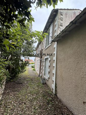 Saint-Palais-sur-Mer (17420) Saint Palais sur mer - Villa 6 pièces -centre ville - proche plages et commerces - au prix de 551.200 € HAI