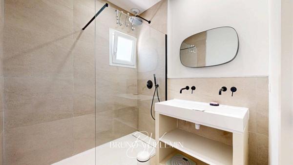 VILLA D'ARCHITECTE CLASSEE DOUBLE A / PISCINE, GARAGE & CARPORT / 2 SUITES et 3 CHAMBRES