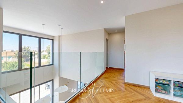 VILLA D'ARCHITECTE CLASSEE DOUBLE A / PISCINE, GARAGE & CARPORT / 2 SUITES et 3 CHAMBRES