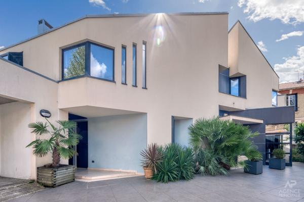 Maison Mont-Valérien 10 pièce(s) 345 m2 €2 500 000 ** - Référence 19313