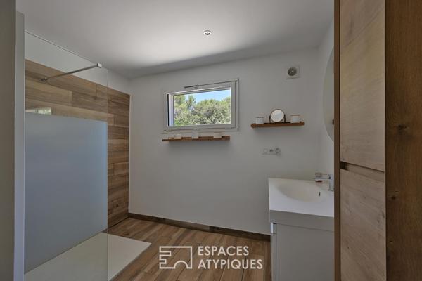 Villa contemporaine de plain-pied au coeur d’un écrin de verdure