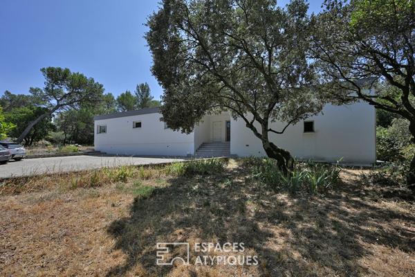 Villa contemporaine de plain-pied au coeur d’un écrin de verdure