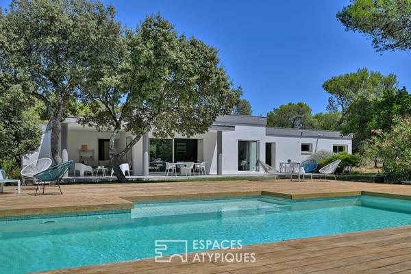 Villa contemporaine de plain-pied au coeur d’un écrin de verdure