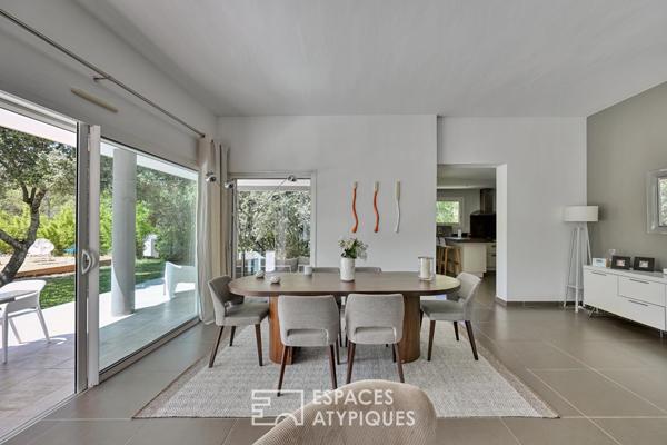 Villa contemporaine de plain-pied au coeur d’un écrin de verdure