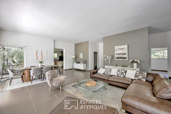 Villa contemporaine de plain-pied au coeur d’un écrin de verdure