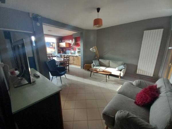 Maison
                                                                                                                                                                                                                                                                                                                        4 pièce(s)                                                                                                                                                                                                          3 chambre(s)                                                                                                                                                                                                          110  m²