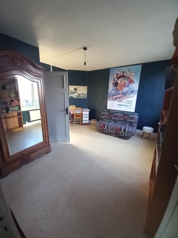 Maison
                                                                                                                                                                                                                                                                                                                        4 pièce(s)                                                                                                                                                                                                          3 chambre(s)                                                                                                                                                                                                          110  m²