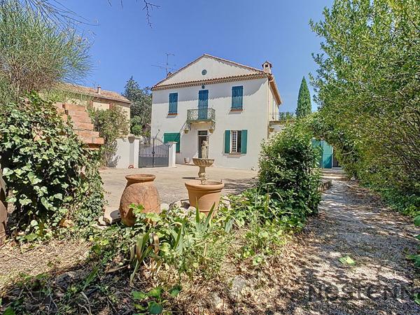 Maison de Maitre Belcodène 9 pièce(s) 269.04 m2