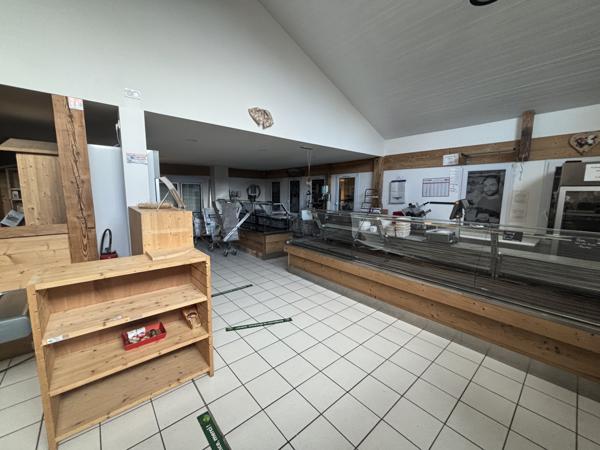 Local commercial 692m2 St-Pierre-En-Faucigny