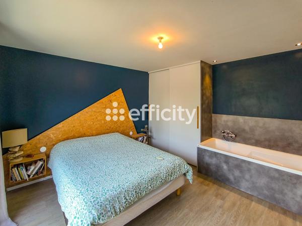 Maison
         5 pièces
        - 110 m² Exclusivité 265 000 € *