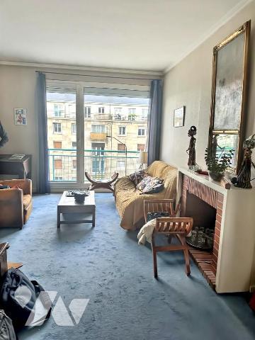 Place de la Basse Vieille Tour. F3 lumineux de 69m² + cave