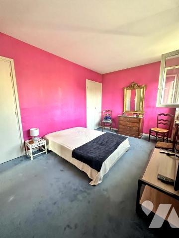 Place de la Basse Vieille Tour. F3 lumineux de 69m² + cave