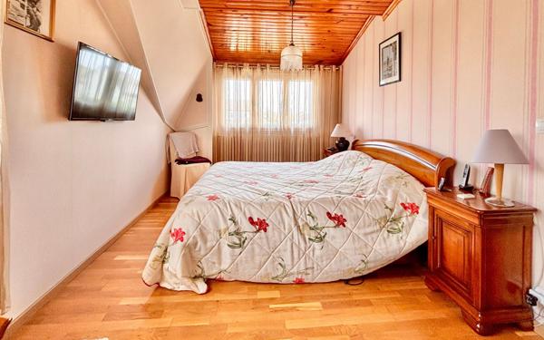 Maison à vendre    7 pièces • 170 m2 Luc-sur-Mer