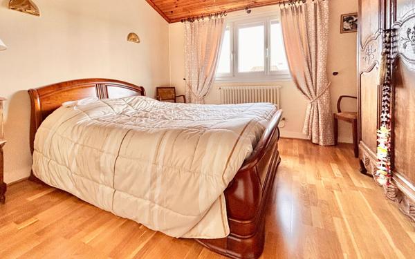 Maison à vendre    7 pièces • 170 m2 Luc-sur-Mer