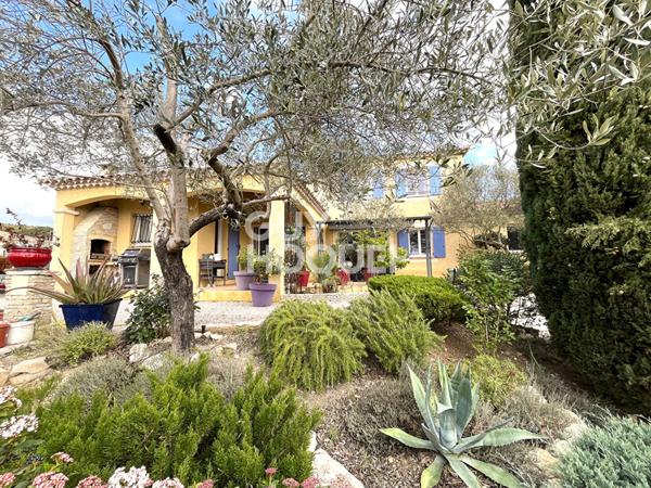 Maison à vendre à Caveirac avec piscine et grand jardin