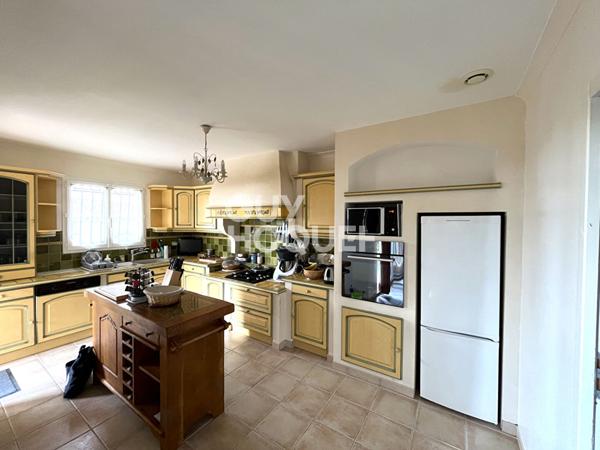 Maison à vendre à Caveirac avec piscine et grand jardin