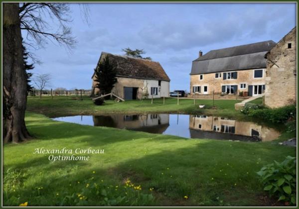 Propriété d'exception rénovée LUCHE PRINGE (72)