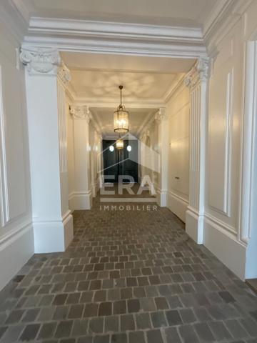 Appartement Paris 1 pièce(s) 39.40 m2, avec ascenseur et balcon
