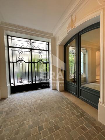 Appartement Paris 1 pièce(s) 39.40 m2, avec ascenseur et balcon