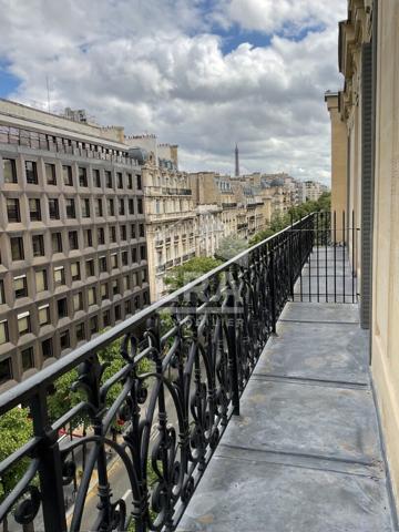 Appartement Paris 1 pièce(s) 39.40 m2, avec ascenseur et balcon