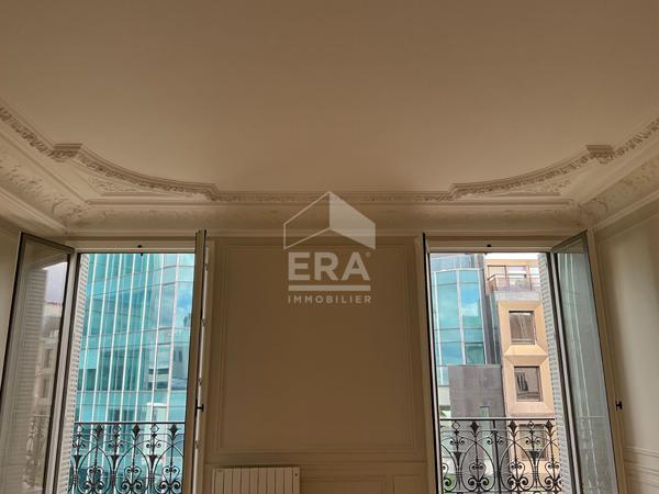 Appartement Paris 1 pièce(s) 39.40 m2, avec ascenseur et balcon