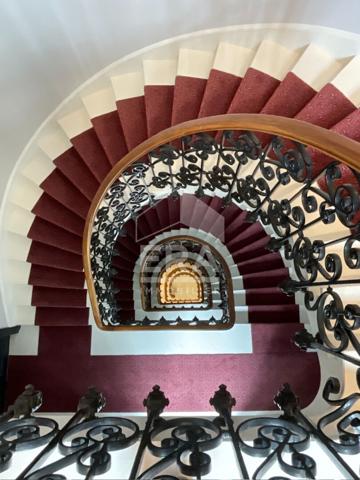 Appartement Paris 1 pièce(s) 39.40 m2, avec ascenseur et balcon